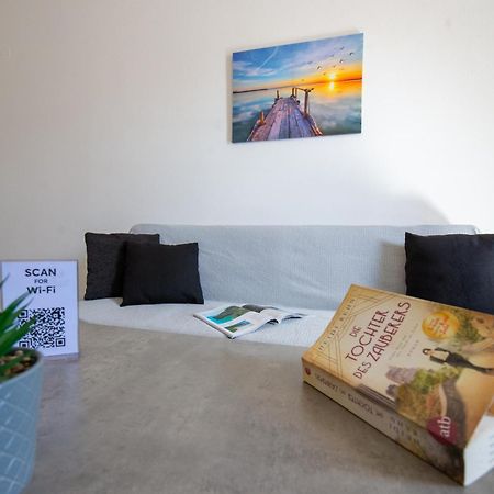 Ionian Luxury Apartments Перама Екстериор снимка